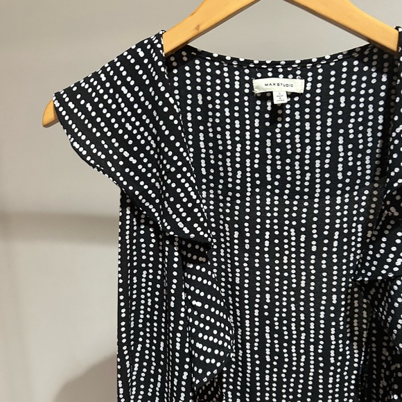 Max Studio Feminine Flirty Wrap Dress - Picture 5 of 6